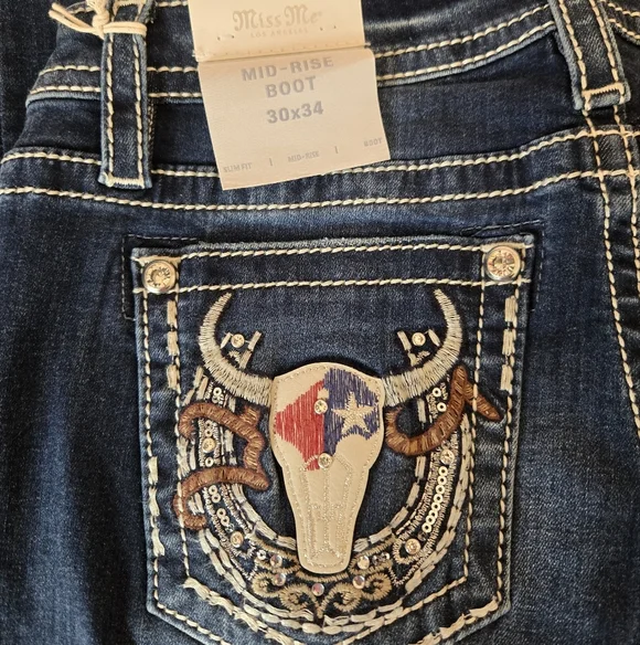 NWT! Miss Me Dark Wash Jeans with Embroidered Longhorn Pocket Size 30/34 - Picture 4 of 7